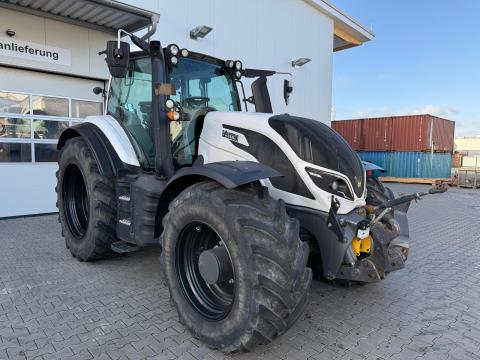 Valtra T234D traktor