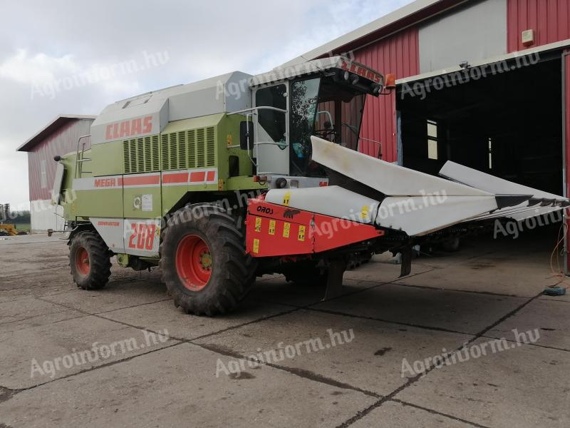 Claas Mega I 208, 4500 üzemóra, 3 adapterrel eladó