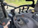 Case IH Farmall 95U Blackbull homlokrakodóval