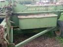 Eladó egy kiskockabálázó John Deere 224T