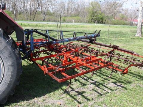 Rugókapás kombinátor eladó, 3,3 m munkaszélességgel Rugókapás kombinátor eladó, 3,3 m munkaszélességgel