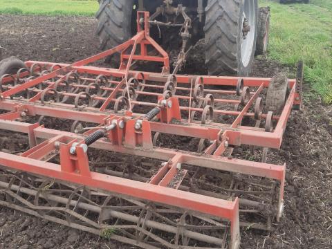 Kombinátor 3,6 m eladó vagy csere nagyobbra Kombinátor 3,6 m eladó vagy csere nagyobbra