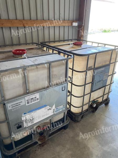Használt műanyag rácsos 1000 literes IBC tartályok