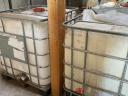 Használt műanyag rácsos 1000 literes IBC tartályok
