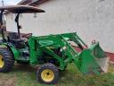 John Deere kistraktor homlokrakodó