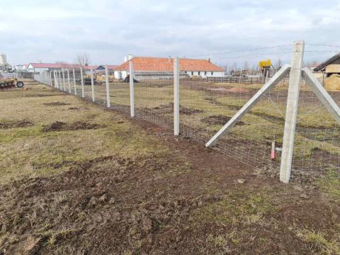 Kerítés a gyártótól: vadháló,  drótháló,  drótfonat,  oszlop,  kapu,  huzal,  betonoszlop