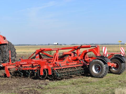 FOP 6M kompaktor RAKTÁRRÓL – hatékony talajelőkészítő munkagép FOP 6M kompaktor RAKTÁRRÓL – hatékony talajelőkészítő munkagép