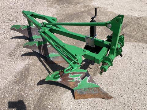 Szinte új 3-as hármas eke eladó japán traktorhoz Szinte új 3-as hármas eke eladó japán traktorhoz