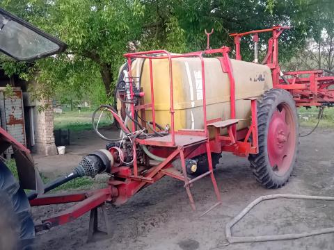 Rau vontatott permetező Rau vontatott permetező