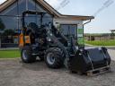 Homlokrakodó, önjáró, mini gumikerekes rakodógép 26 LE (max 1750kg) / Giant G2500 HD (demo)