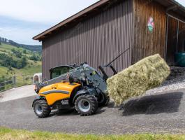 Kompakt teleszkópos rakodógép 50 LE (Manitou, Merlo) / Giant GT5048