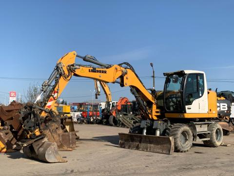 Liebherr A912 Compact + Engcon Rototilt gumikerekes kotró Liebherr A912 Compact + Engcon Rototilt gumikerekes kotró
