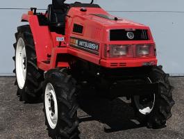 Mitsubishi MT20 háromhengeres,  20 lóerős,  4x4 hajtású kistraktor