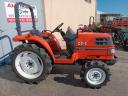Kubota GT3 négyhengeres,  21 lóerős,  4x4 hajtású kistraktor