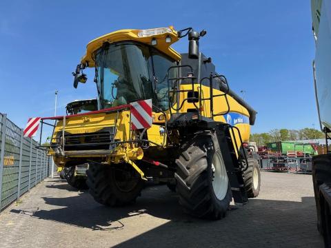 New Holland CX 8060 New Holland CX 8060