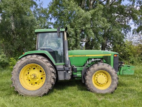 John Deere 8300