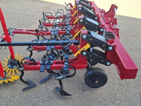 Kongskilde VCO3 4 soros sorközművelő kultivátor Kongskilde VCO3 4 soros sorközművelő kultivátor