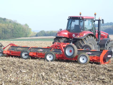 6 méteres vízszintes tengelyű szárzúzó 6 méteres vízszintes tengelyű szárzúzó
