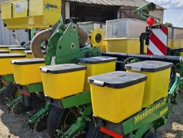 John Deere 1770
