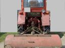T25 traktor talajmaróval