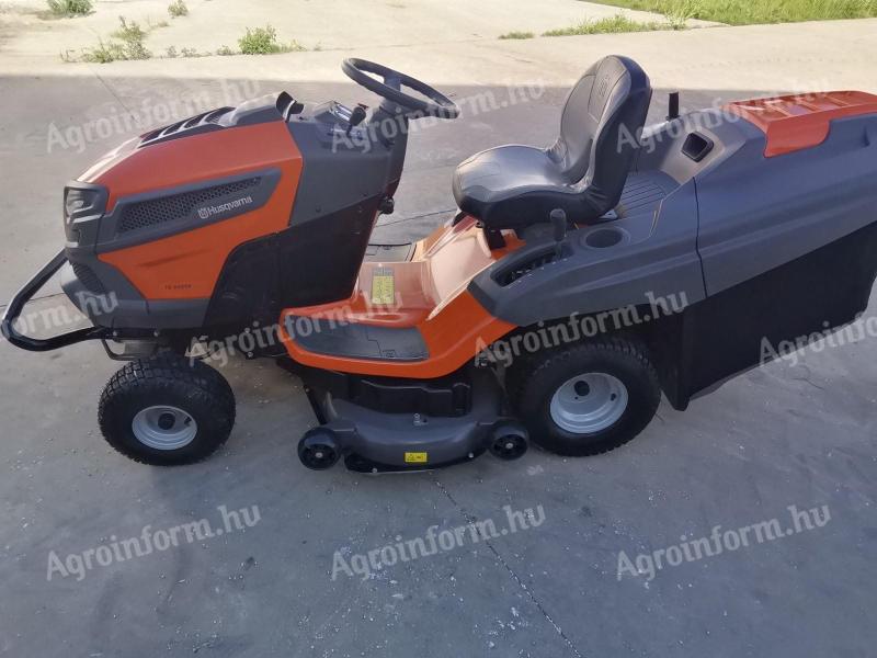 Husqvarna TC 242TX fűnyíró traktor