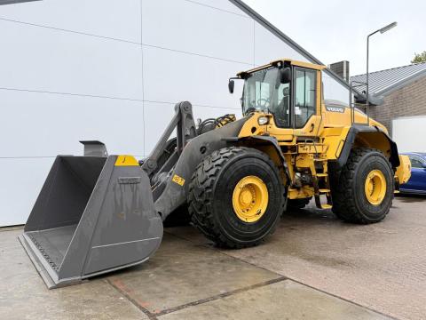 Volvo L220H / 2015 / 13 419 üzemóra / Lízing 20%-tól