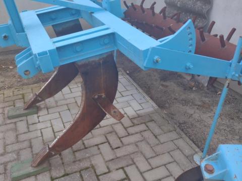 Két késes talajlazító Két késes talajlazító