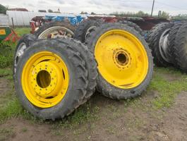ÁPOLÓKERÉK,  MŰVELŐKERÉK garnitúra JOHN DEERE,  CLAAS,  FENDT,  NEW HOLLAND stb.270/95R48 és
