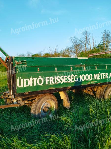 Fixplatós pótkocsi eladó