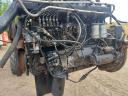 6 hengeres MAN-motor