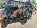 6 hengeres MAN-motor