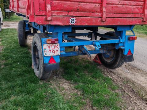 Eladó, cserélhető pótkocsi Eladó, cserélhető pótkocsi