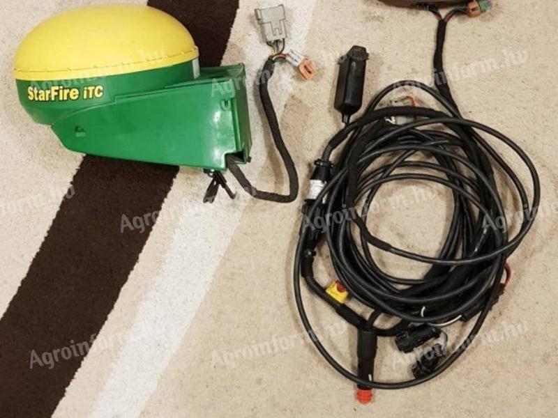 John Deere sorvezető (ITC antenna + monitor)