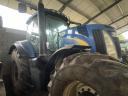 New Holland T8050