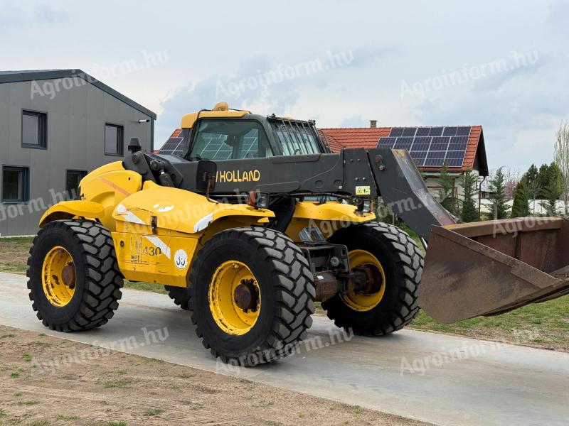 New Holland LM 430 teleszkópos rakodógép