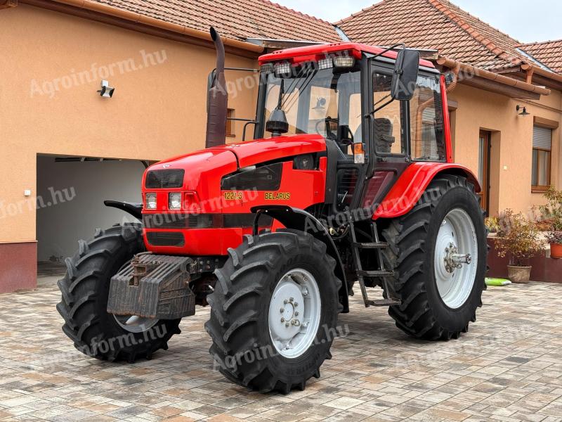 Belarus MTZ 1221.3 traktor