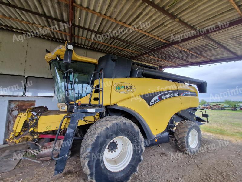 New Holland CX840 kombájn