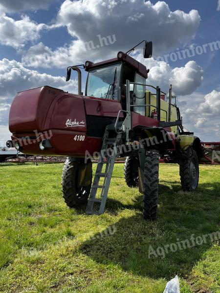 Hardi Alpha Plus 4100 literes,  28 méteres légzsákos szórókeretű önjáró permetező