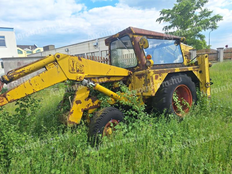 JCB kombirakodó gép