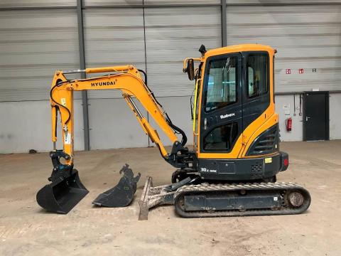 Hyundai 30 Z-9 AK / 2021 / 2 222 üzemóra / Lízing 20%-tól