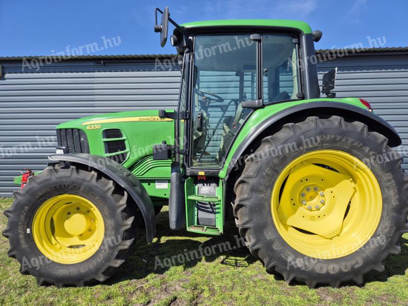 John Deere 6330-as,  3094 üzemórával eladó