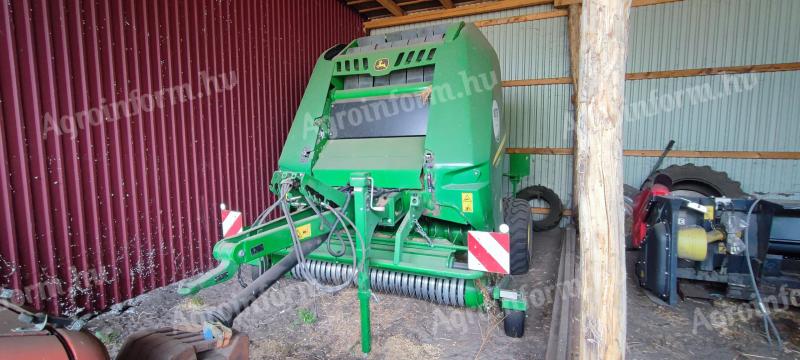 John Deere V451M