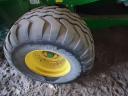 John Deere V451M