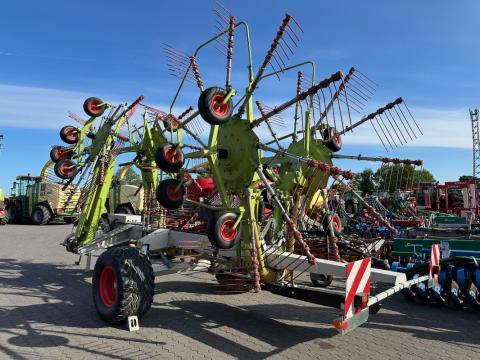Claas Liner 3000, 4 rotoros rendképző Claas Liner 3000, 4 rotoros rendképző