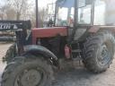 Mtz Belarus 1025.2 TracLift homlokrakodóval