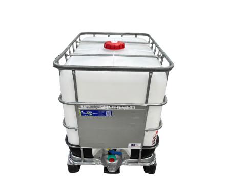 SCHÜTZ 640 literes, mosott, műanyag raklapos, erősített, UN minősített IBC tartályok sarokvédővel