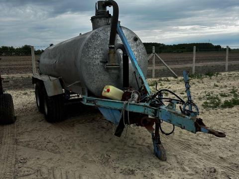 5000l es szippantó 5000l es szippantó