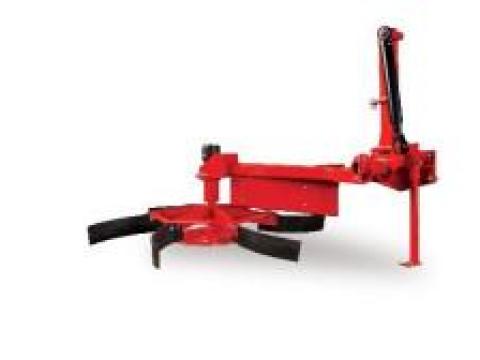 Lisicki hidraulikusan állítható, előre szerelhető, egy rotoros ág rendsodró Lisicki hidraulikusan állítható, előre szerelhető, egy rotoros ág rendsodró