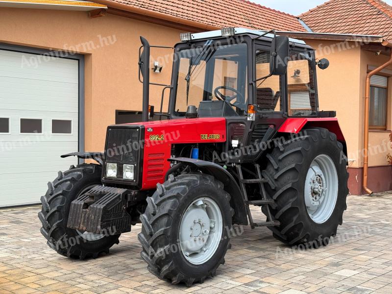 Belarus MTZ 892.2 traktor