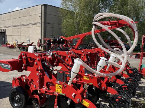 Kverneland Kultistrip 4500F Kultistrip Kverneland Kultistrip 4500F Kultistrip